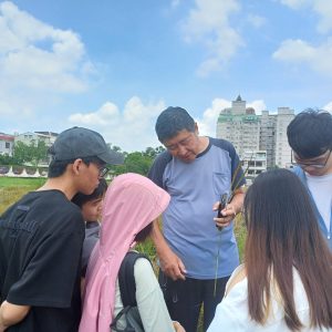 14農試所嘉義分所的研究員教屏科大植物醫學系學生如何診斷稻熱病